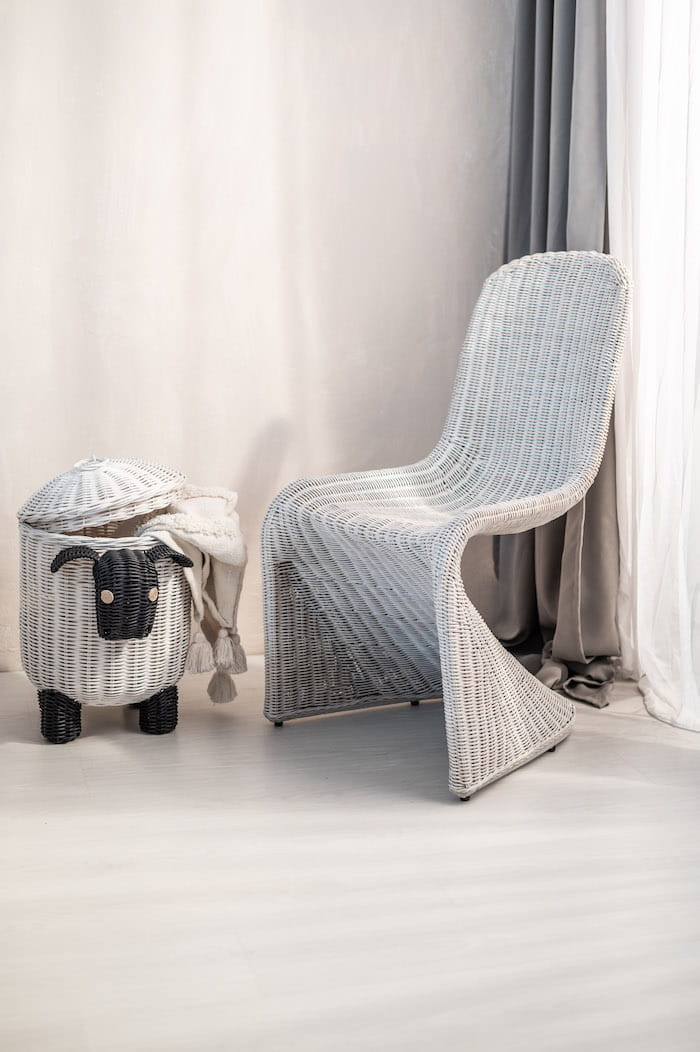 SHEEP DESIGN NATURAL BAMBOO RATTAN LAUNDRY AND STORAGE BASKET.