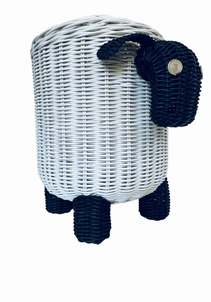 SHEEP DESIGN NATURAL BAMBOO RATTAN LAUNDRY AND STORAGE BASKET.