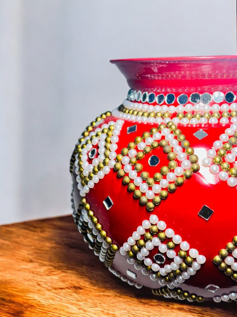 Decorative Round Pot (Design-1)