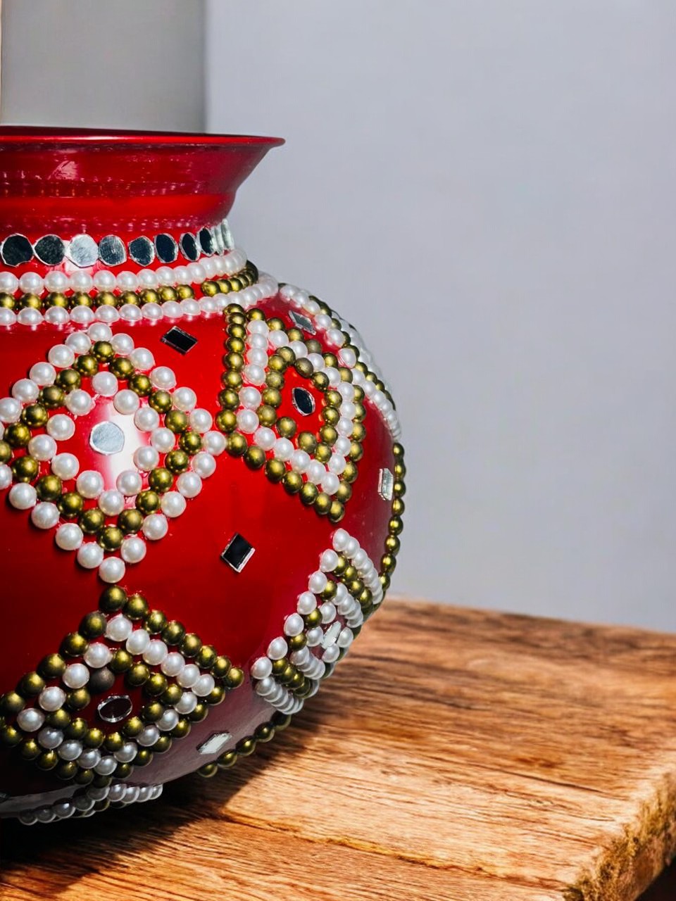 Decorative Round Pot (Design-1)