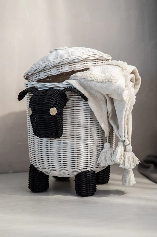 SHEEP DESIGN NATURAL BAMBOO RATTAN LAUNDRY AND STORAGE BASKET.